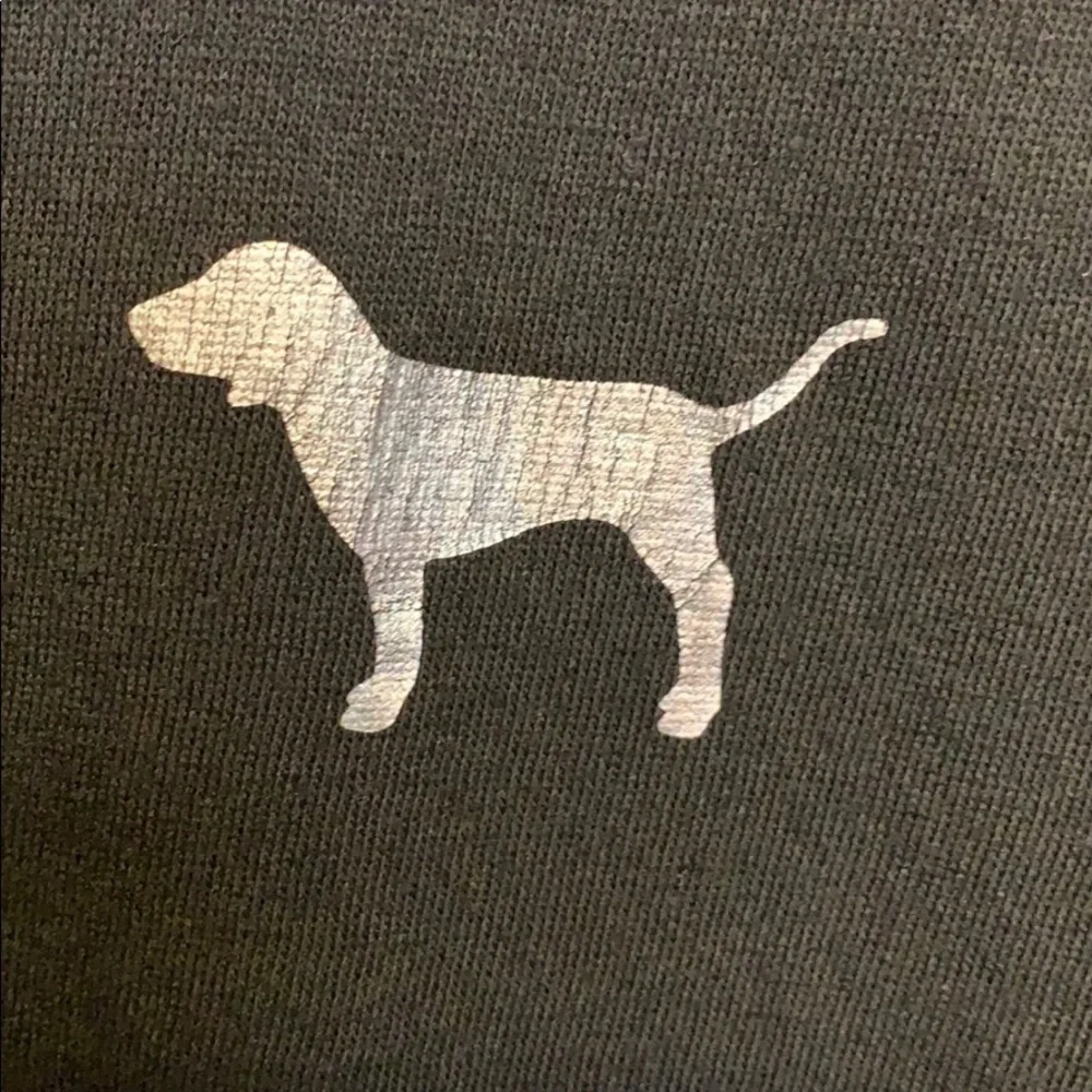 VS PINK Black Tee Silver Dog - Picture 4 of 8